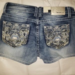 GRACE LA jean shorts with decorative pockets